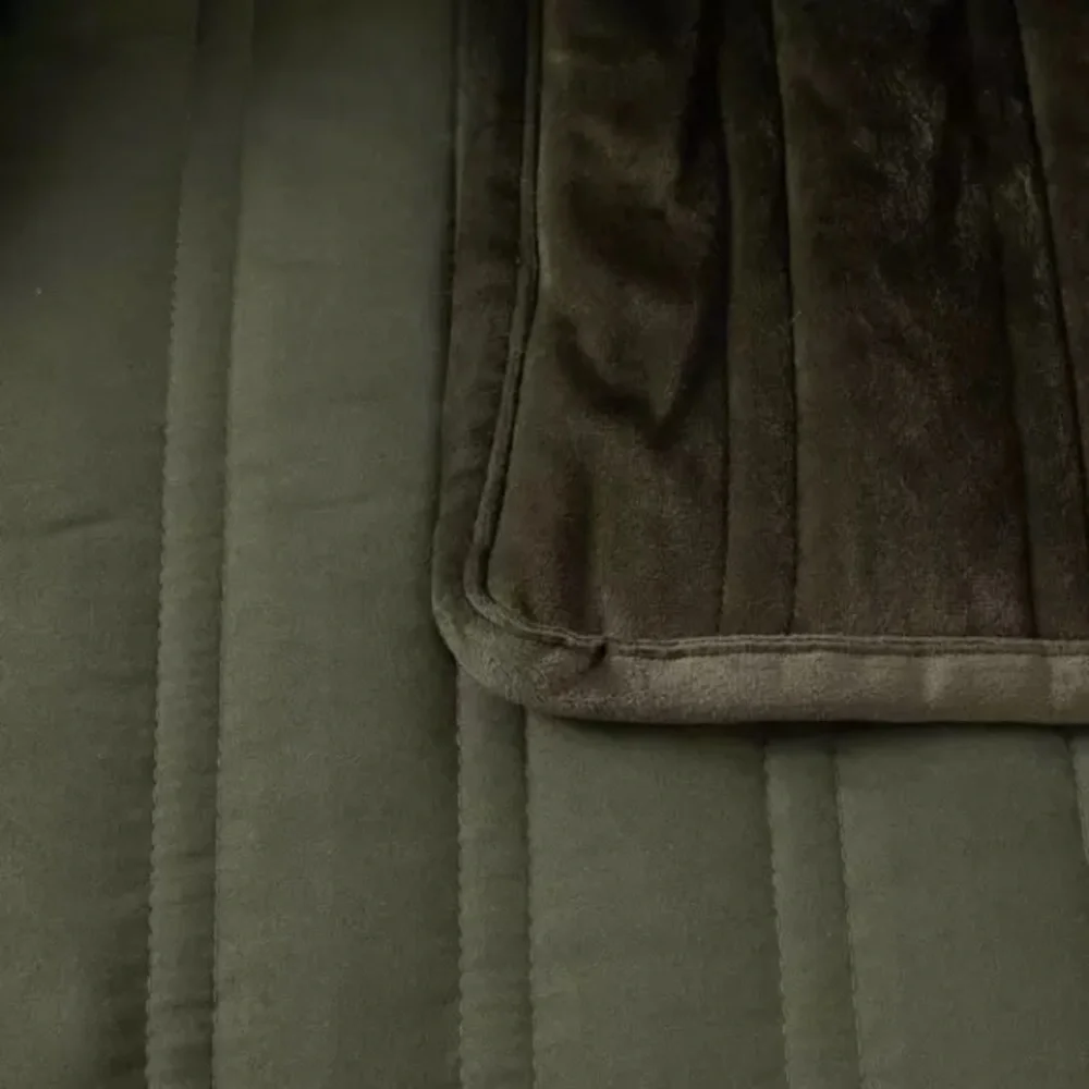 Darsee & David's Velvet Quilt Set